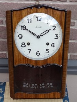 画像1: ニューグローブ（国産）昭和３０年代・１週間巻き掛け時計