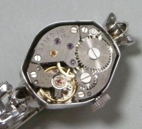 セイコー・アーモンド型婦人用手巻き・昭和30年代 - アンティーク時計専門店 時計屋なかの