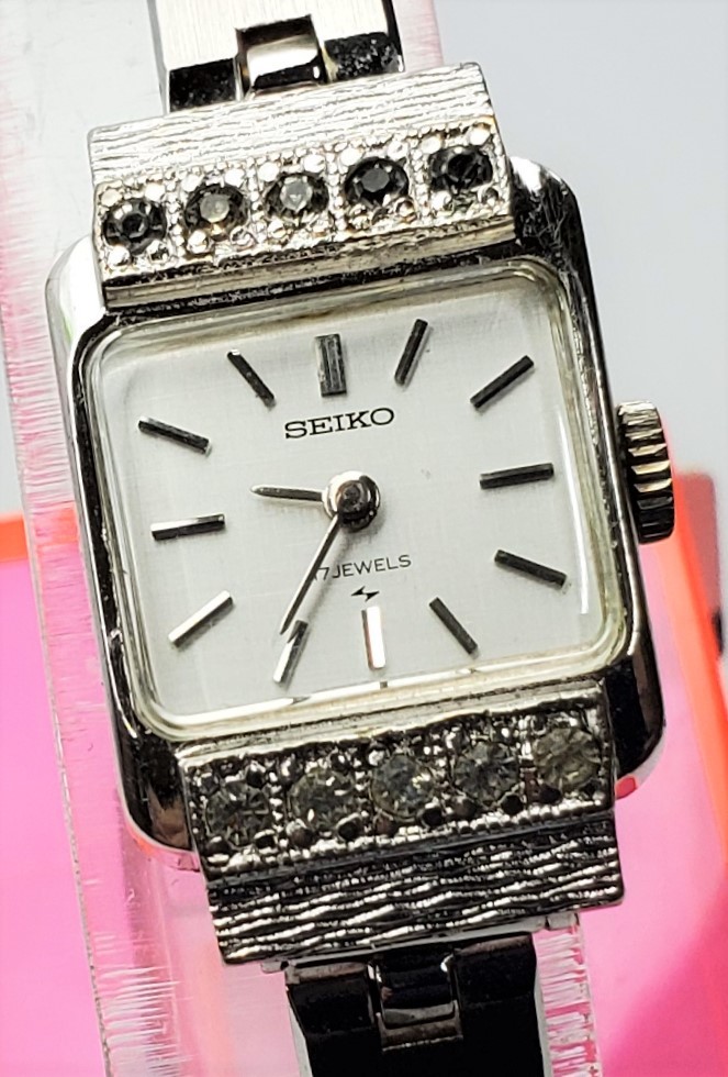 セイコー・婦人用手巻き・昭和40年代・ジルコン入りケースで美しい - アンティーク時計専門店 時計屋なかの