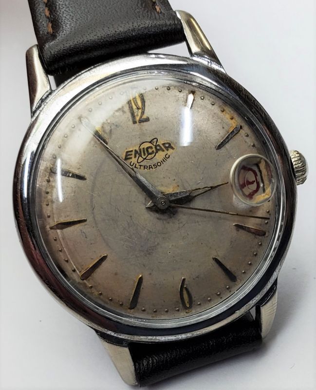 エニカ・ウルトラソニック・1960年代スイス製紳士自動巻き・日付カレンダー付・文字板のヤケが雰囲気を。 - アンティーク時計専門店 時計屋なかの
