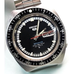 画像: セイコー・ファイブスポーツ・回転ベゼル付き　紳士自動巻き・【１９６８年・昭和４３年・３月生まれ】