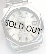 画像:  テクノス・カイザー・タイゴン・立体感のあるアートダイヤル・９面カットガラス・スイス製紳士用自動巻き・１９７０年代