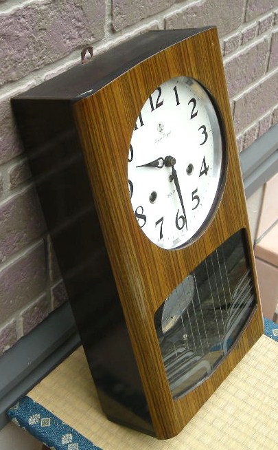 画像: アイチ時計・昭和４０年代の一ヶ月巻き掛け時計