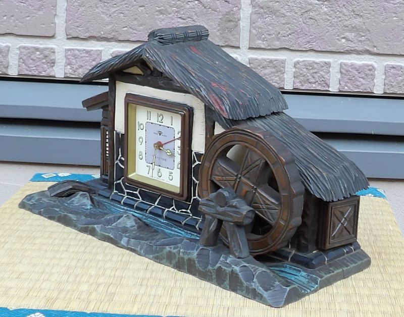 画像: 東京時計・水車のある家・昭和３０年代オルゴール付置き時計（春雨）・欠陥もあり