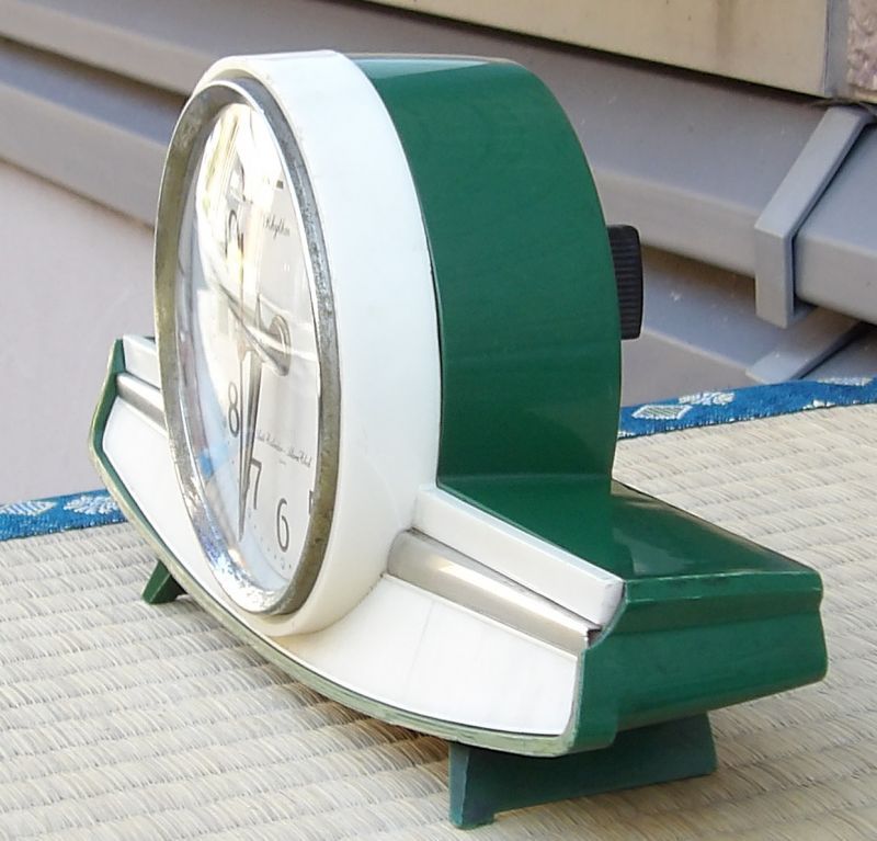 画像: リズム時計・ベル付目覚まし・デイデイト昭和４０年代手巻き・可愛い日の出型