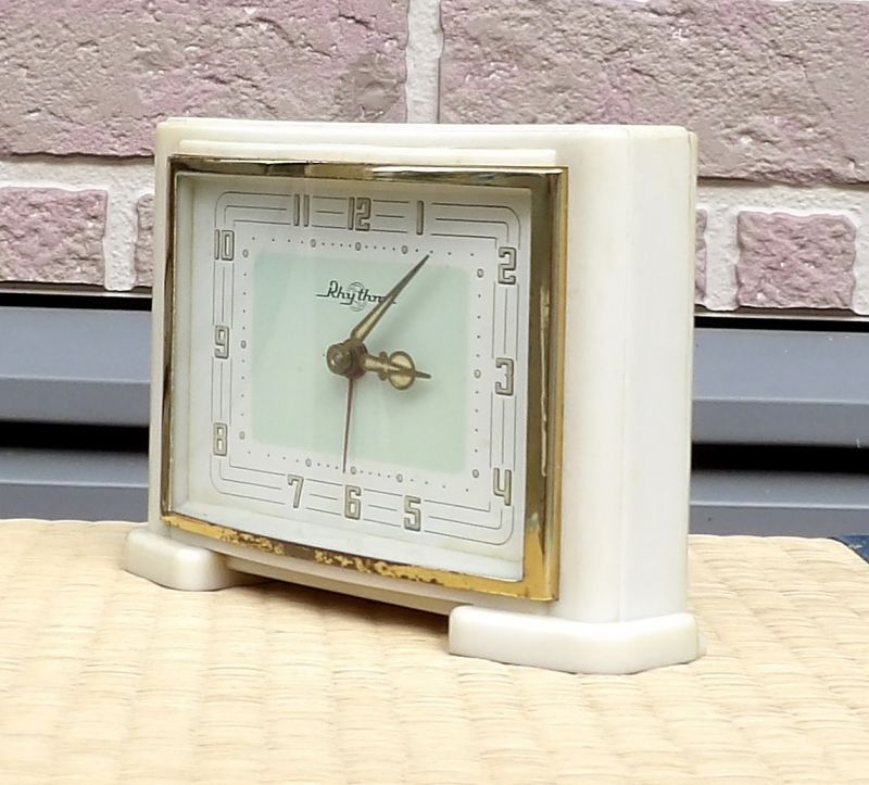 画像: リズム時計・昭和30年代ベル付目覚まし・レトロな雰囲気