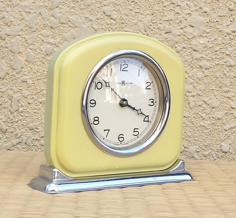 画像: 東洋時計・昭和３０年代・ベルのない置き時計・小さめのサイズ