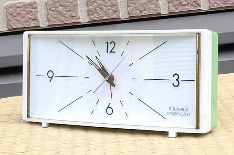 画像: 東洋時計・昭和４０年代のベル付き手巻き【一日巻】・側面・若草色