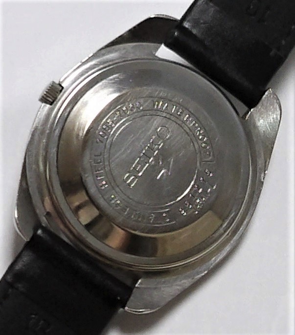 画像: セイコー・紳士用自動巻き・昭和４０年代・太いラグが貫録のある時計に。