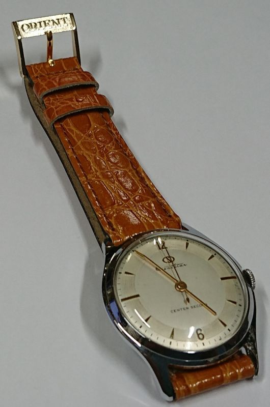 画像: オリエントスター・戦後B型中三針・変わり文字板の紳士手巻き・昭和２０年代の古い時計です。