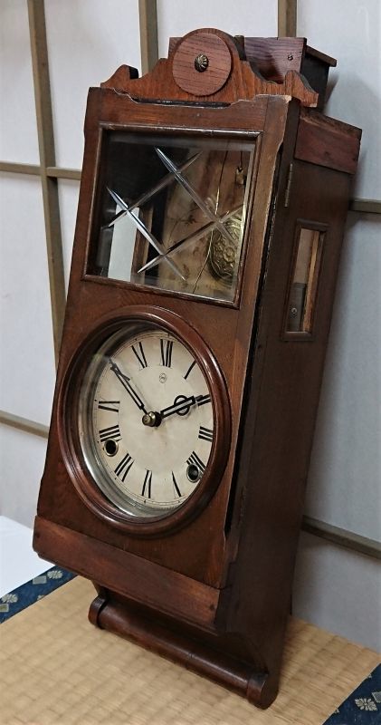 画像: 逆さ時計八日巻き掛時計・時計好きの職人作・昭和中期の機械を改良・面白時計