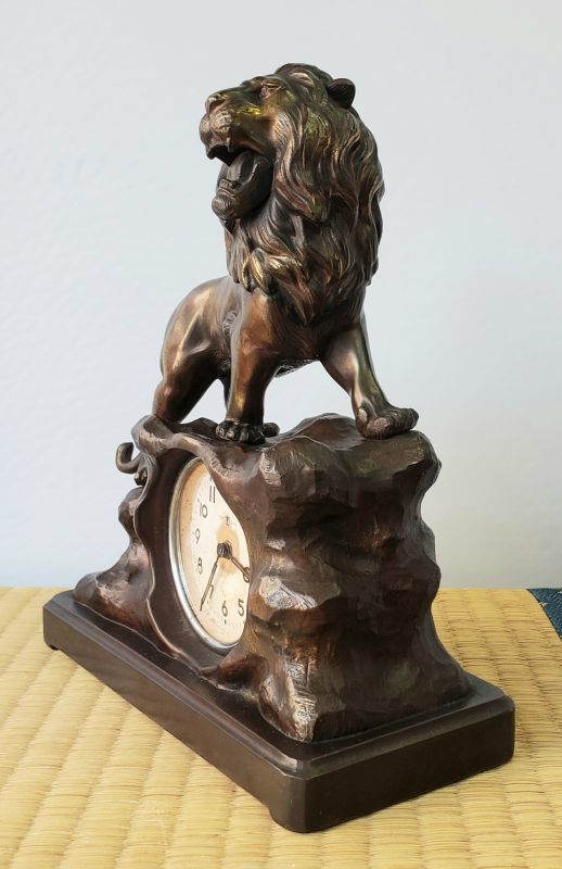 ライオン置時計-