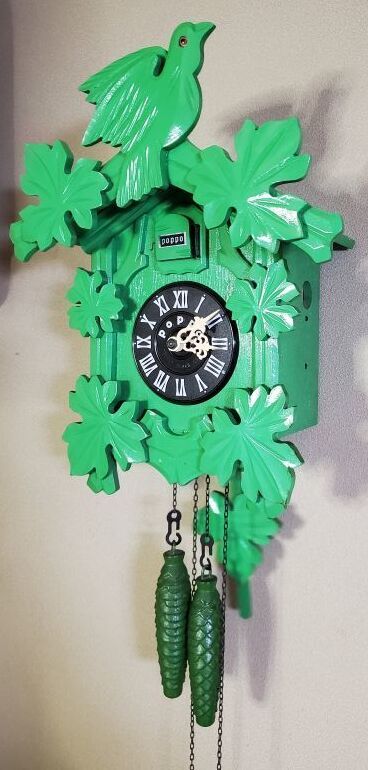 画像: 手塚・鳩時計・昭和中期の機械式・鮮やかなグリーン仕様