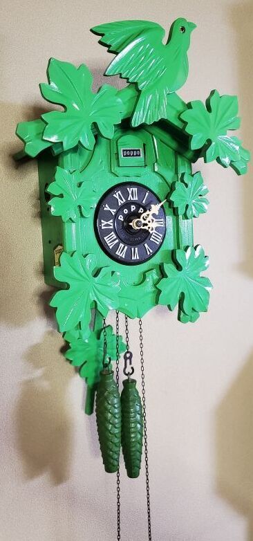 手塚・鳩時計・昭和中期の機械式・鮮やかなグリーン仕様 