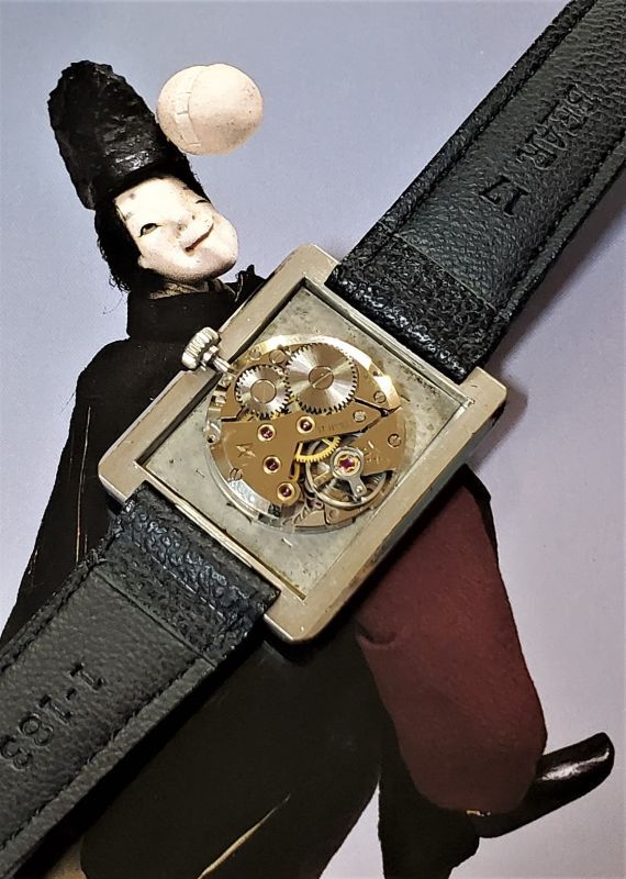 エドックス・スイス製紳士手巻き・角型・変わり文字板・１９７０年代 